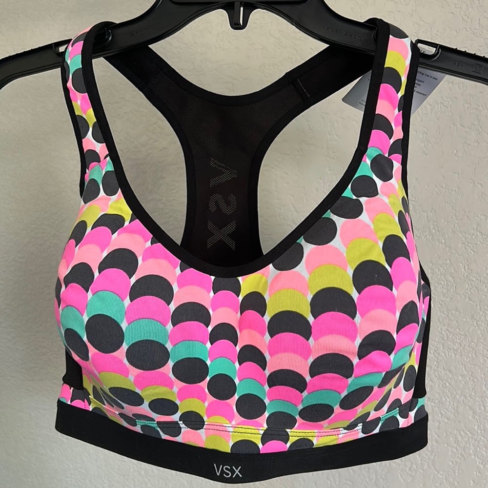 Incredible by Victoria’s Secret sport bra. Size 38D.